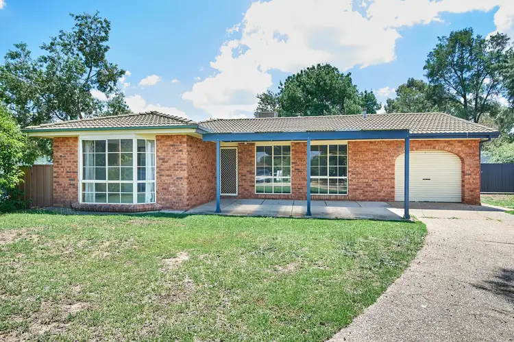 6 Matheson Place, Estella NSW 2650