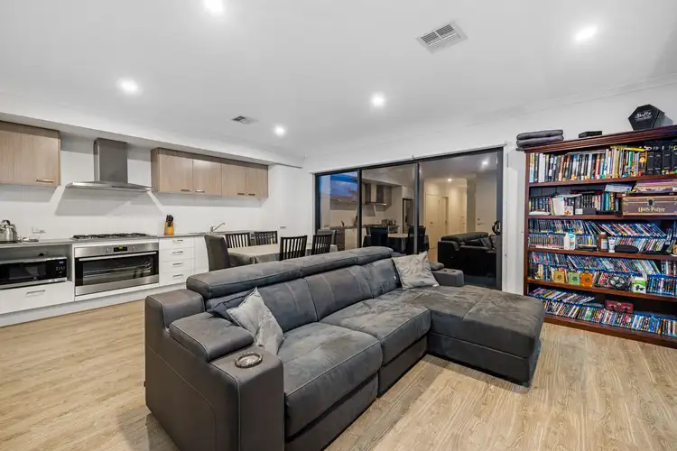 Third view of Homely house listing, 33 Wedgebill Circuit, Werribee VIC 3030
