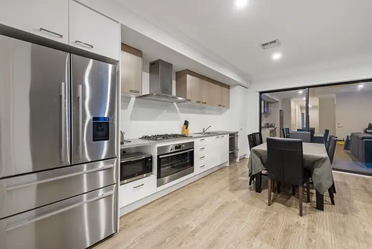 Fourth view of Homely house listing, 33 Wedgebill Circuit, Werribee VIC 3030
