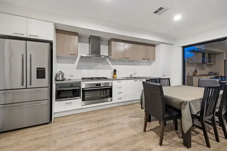 Fifth view of Homely house listing, 33 Wedgebill Circuit, Werribee VIC 3030