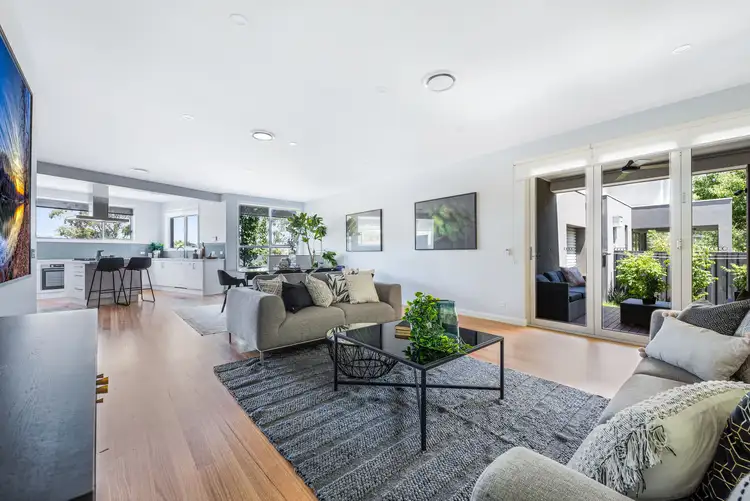 1/2 Doorawarrah Court, Mount Waverley VIC 3149