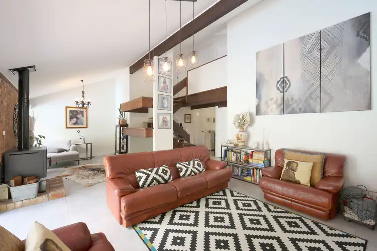2 Sage Place, Point Clare NSW 2250