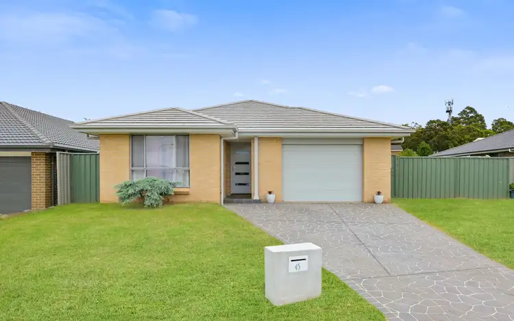 45 Jubilee Circuit, Rosemeadow NSW 2560