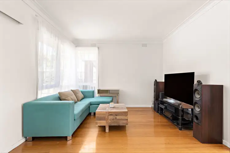 Second view of Homely house listing, 5 Ganton Court, Mount Waverley VIC 3149