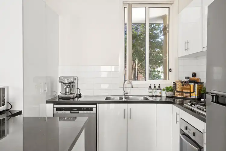 Fifth view of Homely unit listing, 2/37 Jordan Street, Ashwood VIC 3147
