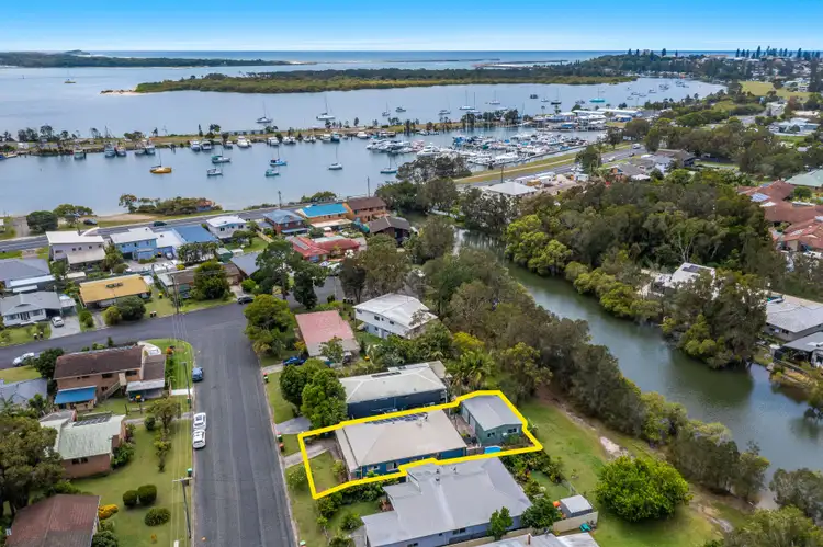 6 Endeavour Street, Yamba NSW 2464