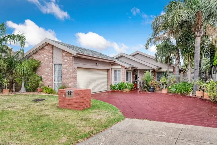 22 Matthews Crescent, Roxburgh Park VIC 3064