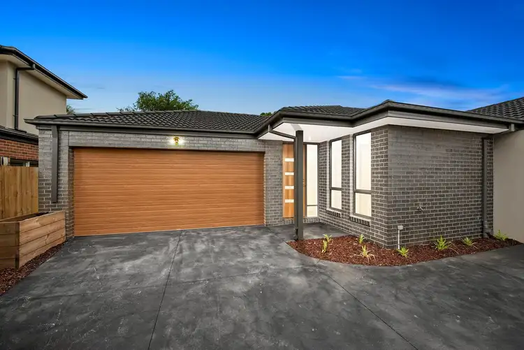 2/4 Bimbadeen Drive, Mooroolbark VIC 3138