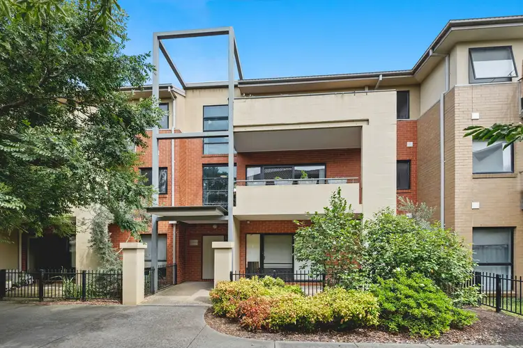 25/1 Greenfield Drive, Clayton VIC 3168