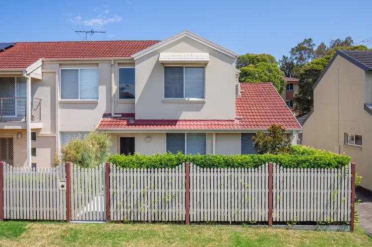 1/28 Churchill Circuit, Hamilton South NSW 2303