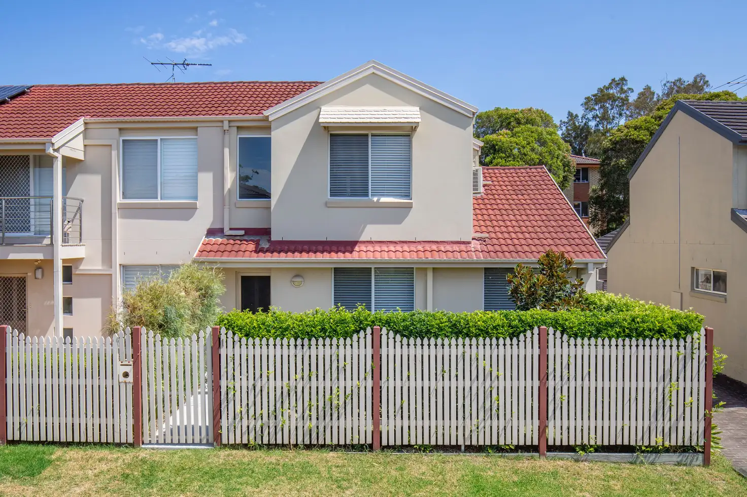 Main view of Homely townhouse listing, 1/28 Churchill Circuit, Hamilton South NSW 2303