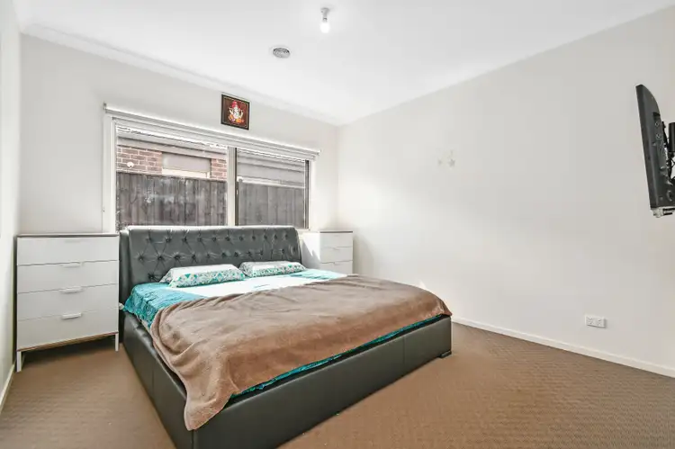 Fifth view of Homely house listing, 10 Woodbine Street, Pakenham VIC 3810