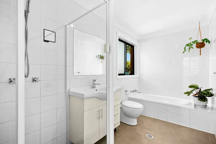 Sixth view of Homely villa listing, 3/94 Princes Highway, Corrimal NSW 2518