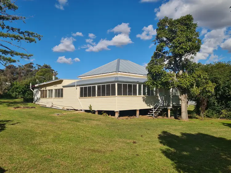 98 Mocatta Street, Goombungee QLD 4354