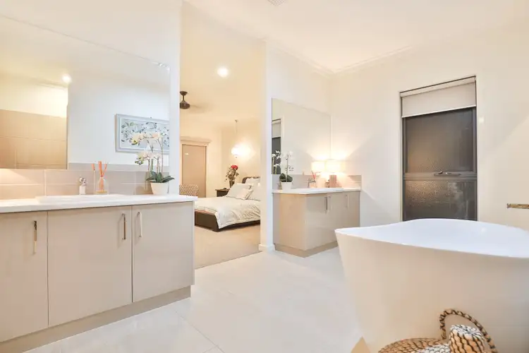 Sixth view of Homely house listing, 16 Henrys Run Drive, Mildura VIC 3500