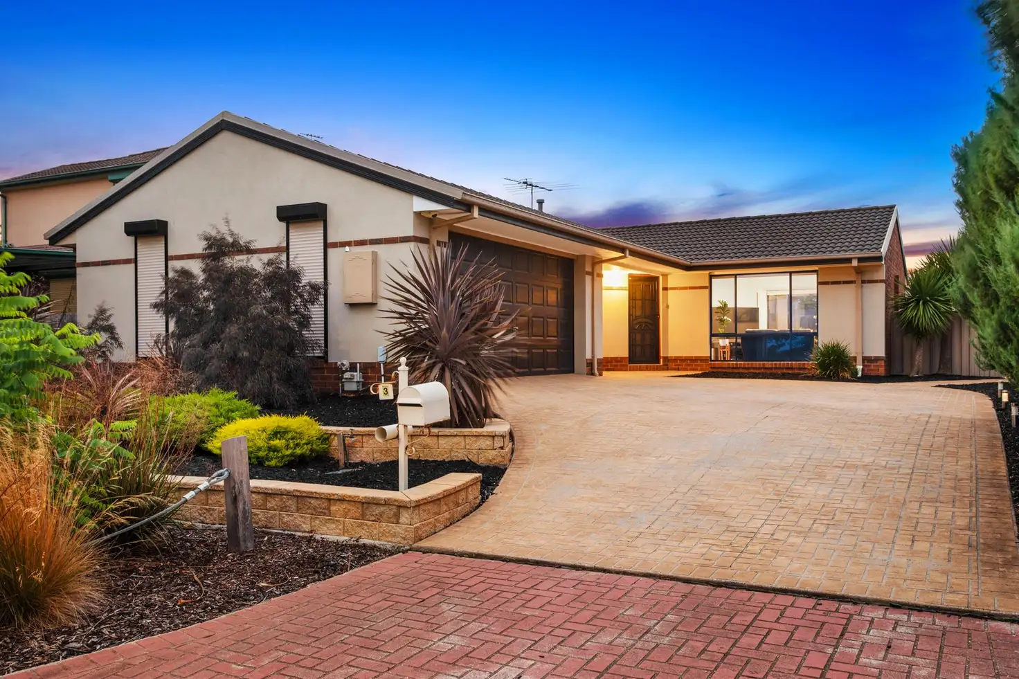 Main view of Homely house listing, 3 Kinley Place, Hillside VIC 3037