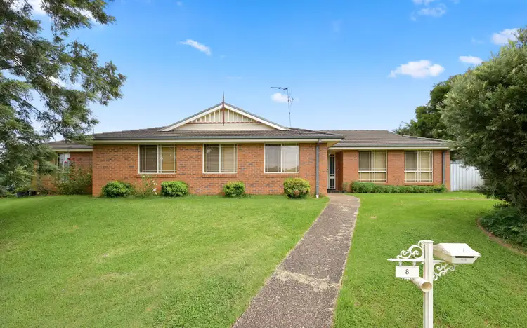 8 Stein Place, Glenmore Park NSW 2745