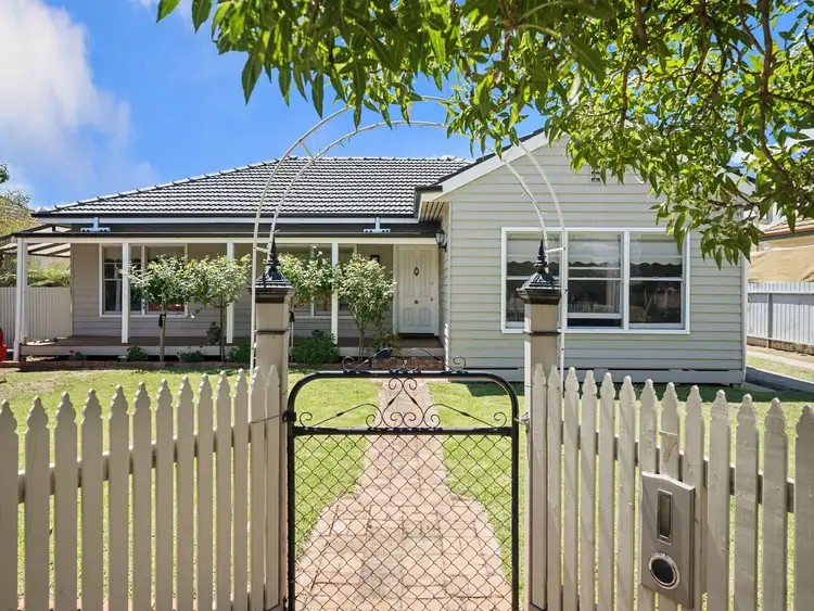 7 Meadows Avenue, Benalla VIC 3672