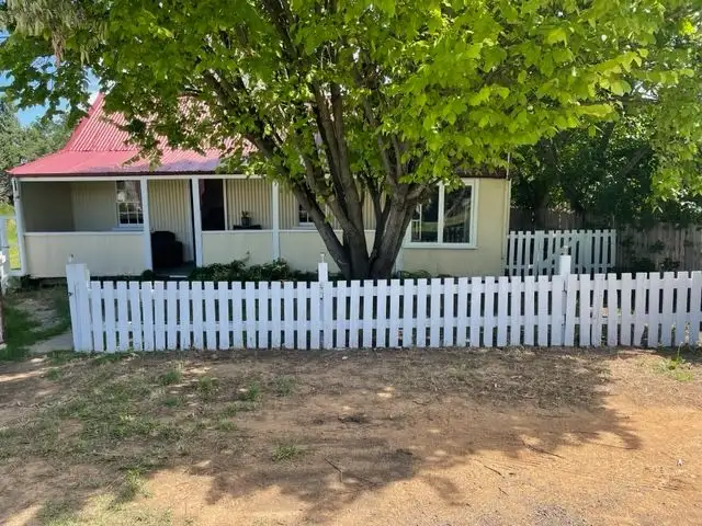 12 Edward Square, Greenethorpe NSW 2809