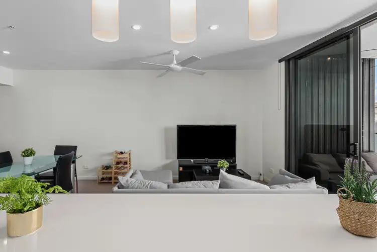 Sixth view of Homely unit listing, 20610/300 Old Cleveland Road, Coorparoo QLD 4151