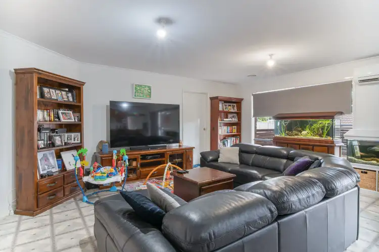 Sixth view of Homely house listing, 10 Goodenia Avenue, Kangaroo Flat VIC 3555
