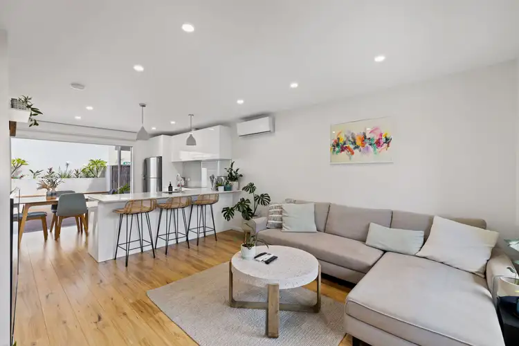 2/1 Sandhurst Court, Brighton SA 5048