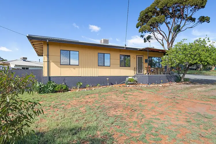 2 Serpentine Road, Kambalda East WA 6442