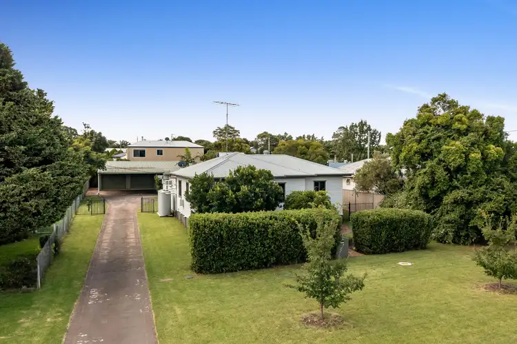 25 Phyllis Street, Harristown QLD 4350