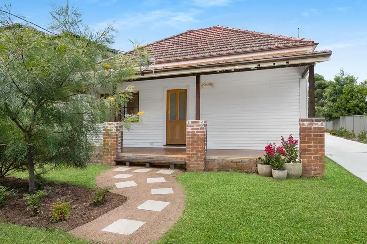 17 Cochrane Road, Thirroul NSW 2515