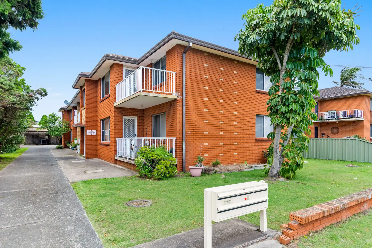 Main view of Homely house listing, 4/10 Peterborough Avenue, Lake Illawarra NSW 2528