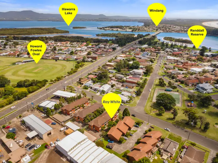 Third view of Homely house listing, 4/10 Peterborough Avenue, Lake Illawarra NSW 2528