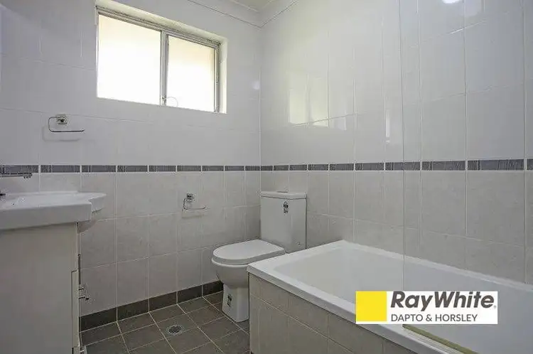 Sixth view of Homely house listing, 4/10 Peterborough Avenue, Lake Illawarra NSW 2528