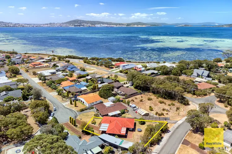 17 Bundara Close, Little Grove WA 6330