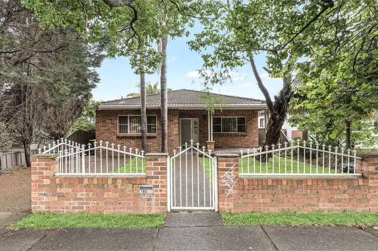 186 Belmore Road North, Riverwood NSW 2210
