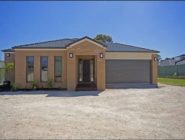 26 Lanark Drive