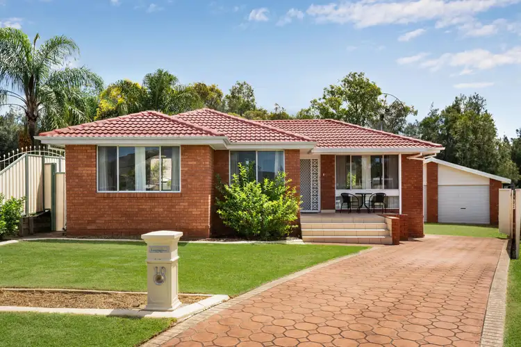 10 Dee Why Place, Woodbine NSW 2560