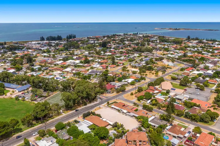 18 Rae Road, Safety Bay WA 6169