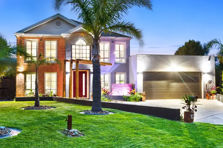 12 Plenty Close, Taylors Lakes VIC 3038
