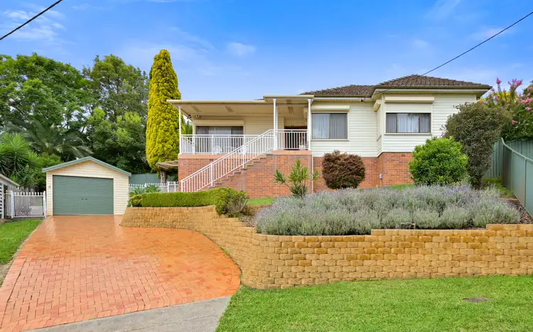 4 Fisher Place, Campbelltown NSW 2560