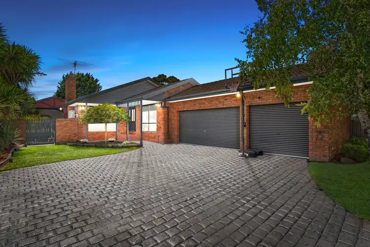 8 Leah Court, Rowville VIC 3178
