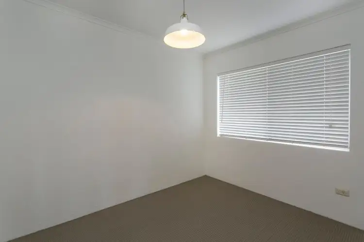 Seventh view of Homely unit listing, 4/75 Waldheim Street, Annerley QLD 4103