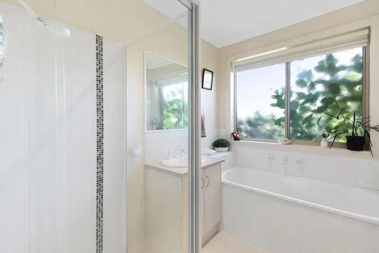 Sixth view of Homely house listing, 2 Richie Court, Drouin VIC 3818