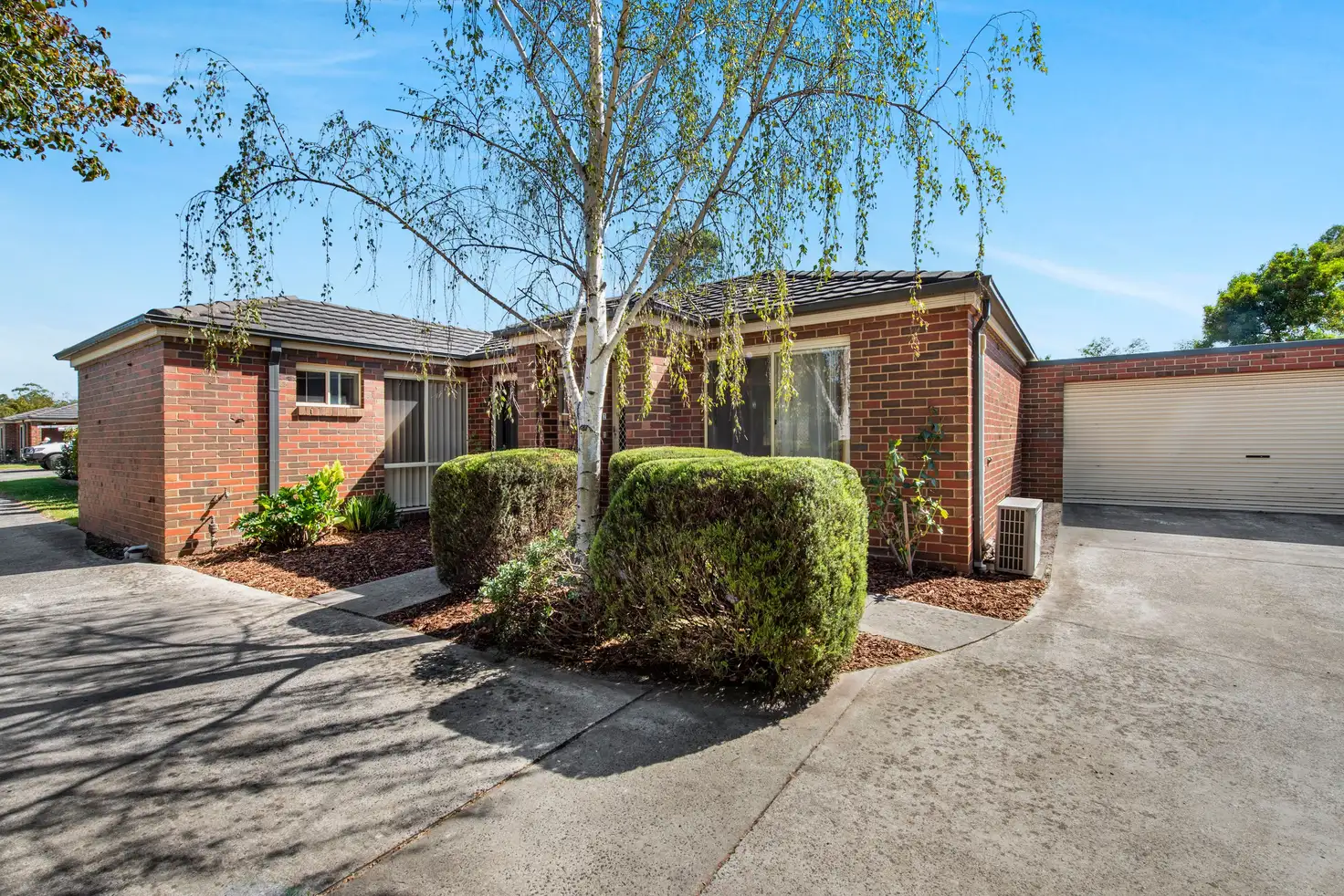 Main view of Homely unit listing, 2/21 Pakenham Road, Pakenham VIC 3810