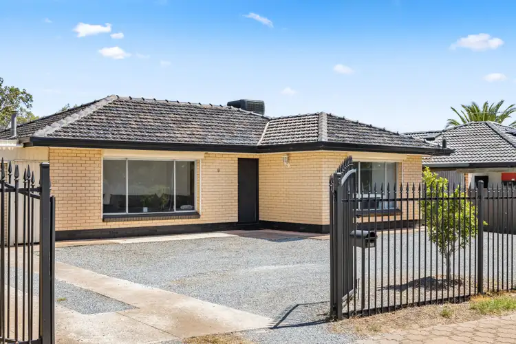 9 Campbell Drive, Para Hills SA 5096