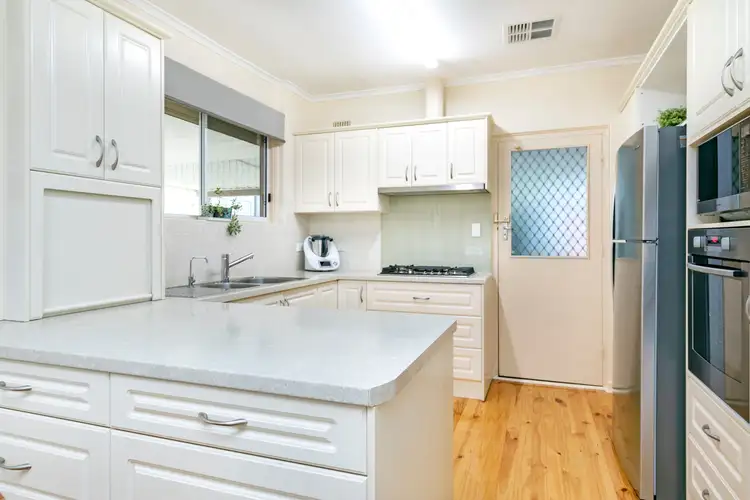 7 Perth Avenue, Valley View SA 5093