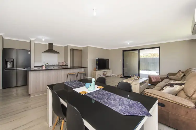 Sixth view of Homely house listing, 2 Maryland Way, Baldivis WA 6171
