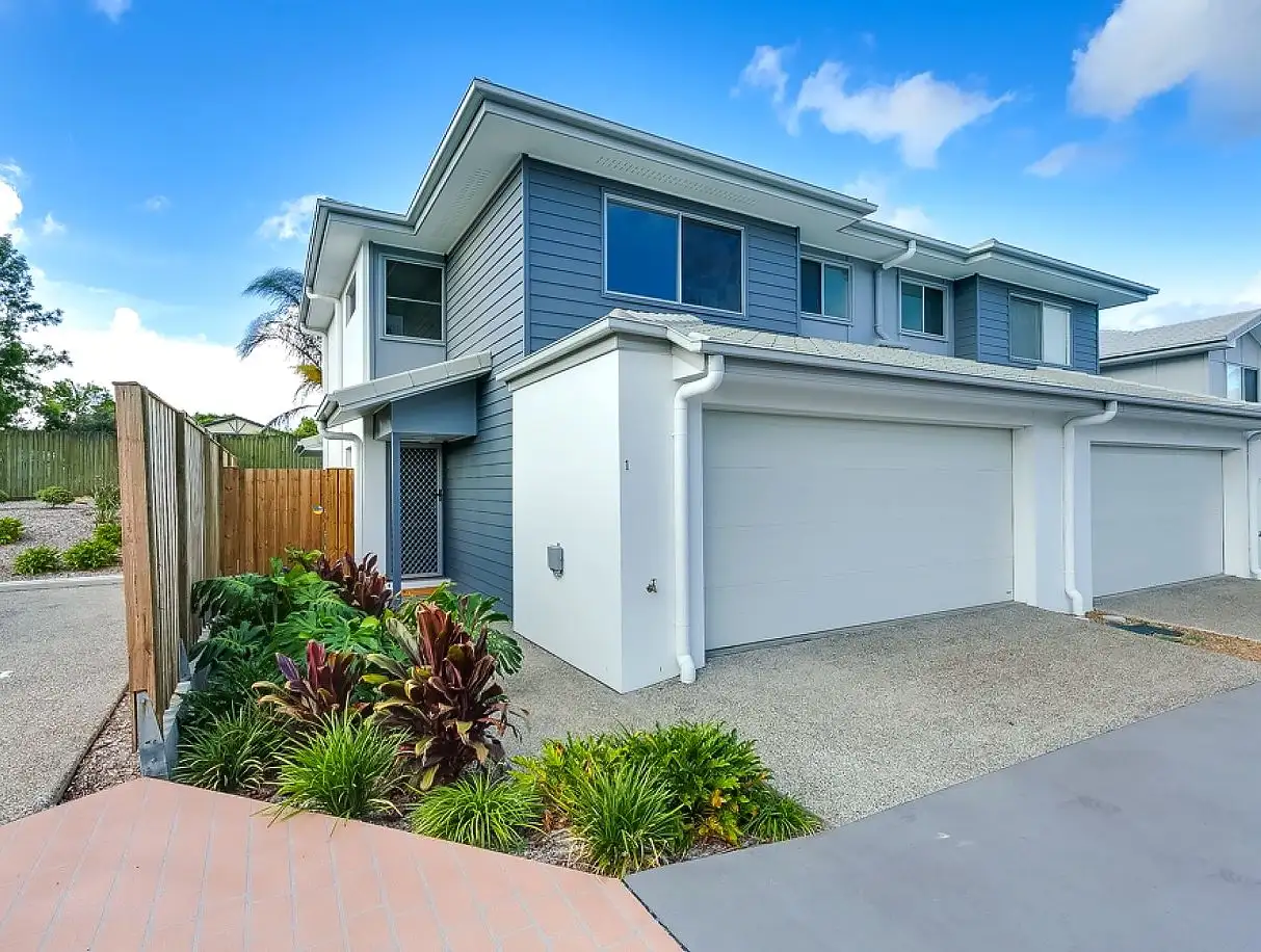 Main view of Homely townhouse listing, 1/25 Silkyoak Street, Runcorn QLD 4113