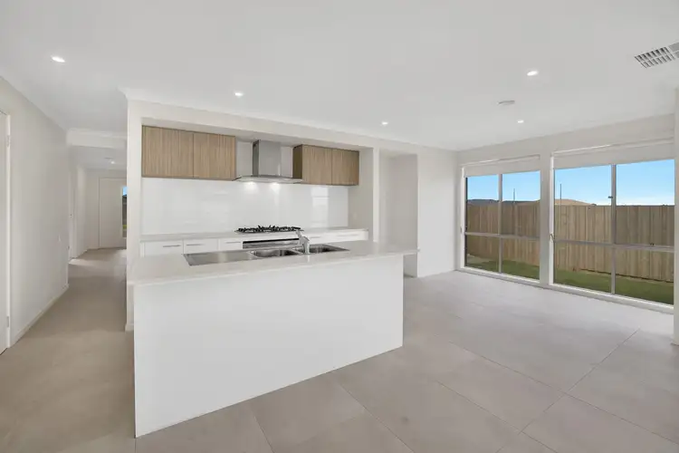 Fourth view of Homely house listing, 8 Kanangra Street, Mambourin VIC 3024
