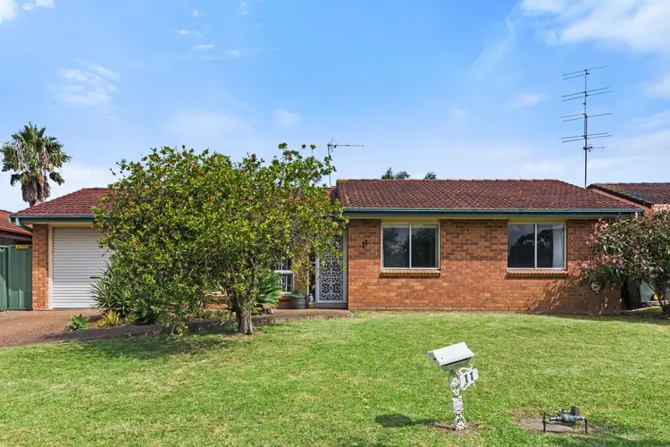 11 Ribbonwood Place