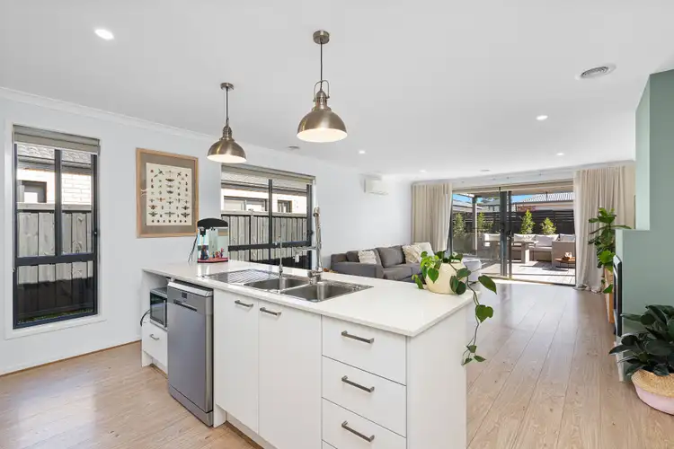 Fifth view of Homely house listing, 6 Lomandra Court, Lara VIC 3212